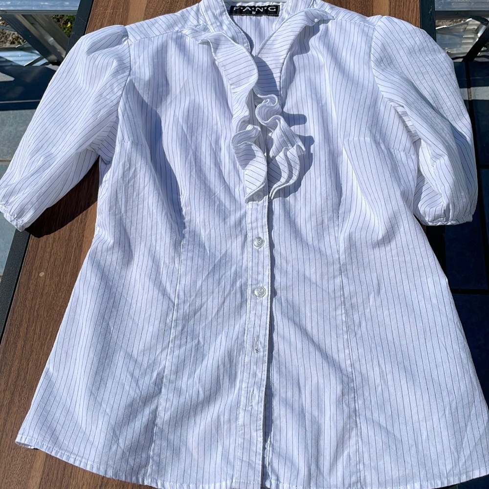 F.A.N.G blouse size M